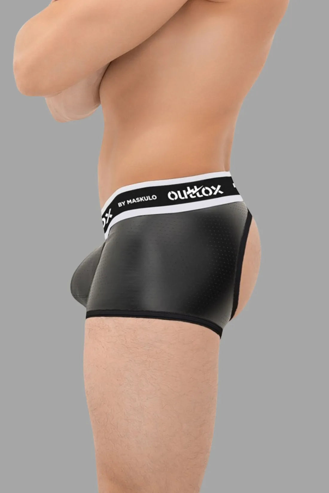 Outtox. Shorts de tronco traseiro aberto com tapa-sexo de pressão. Preto