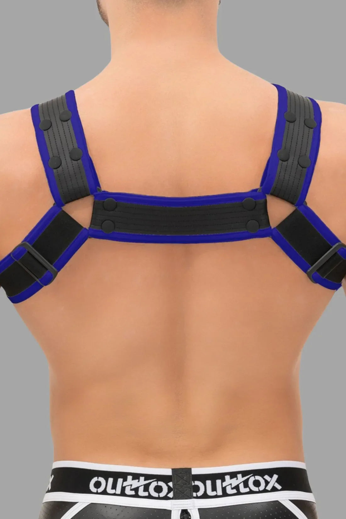 Outtox. Bulldog Harness com Snaps. Preto e Azul