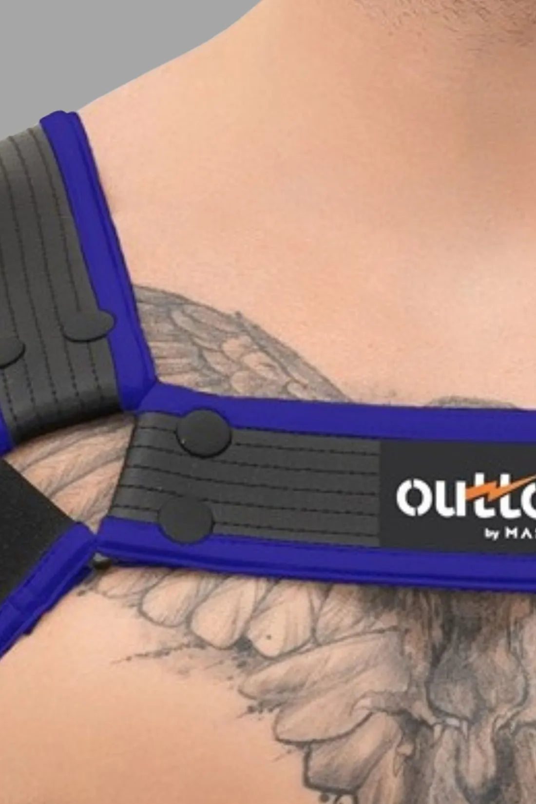 Outtox. Bulldog Harness com Snaps. Preto e Azul