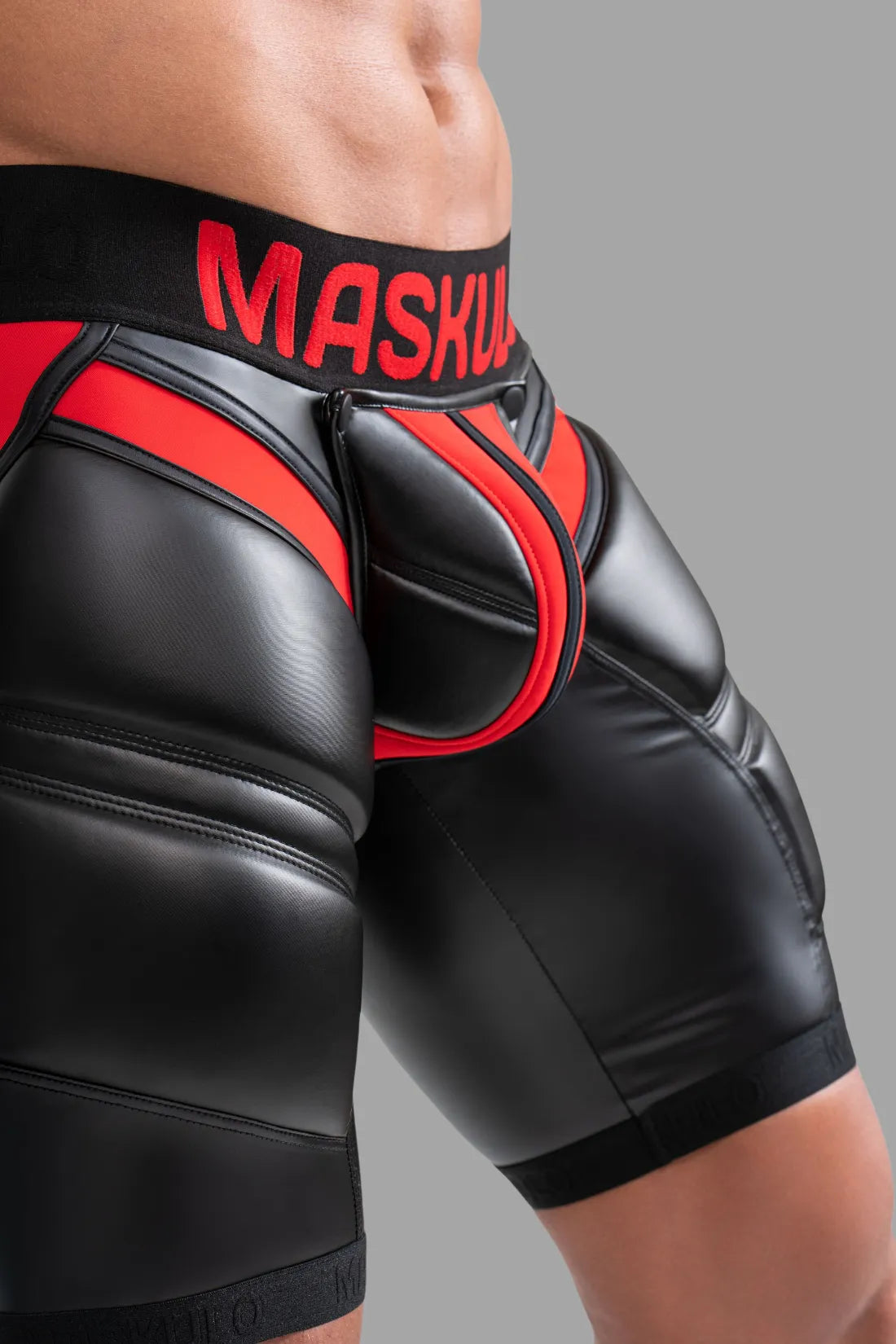 Pantalones cortos de ciclismo 'Big Bulge' en negro y rojo