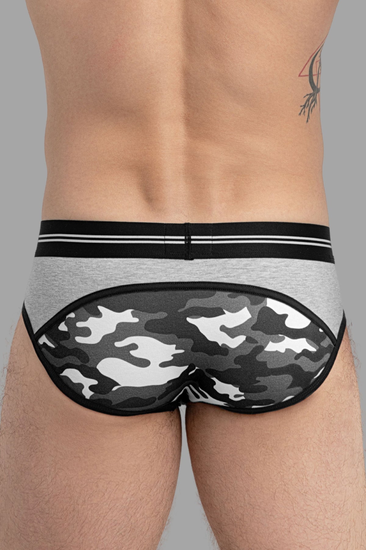 Calzoncillos militares con realce. Gris y negro