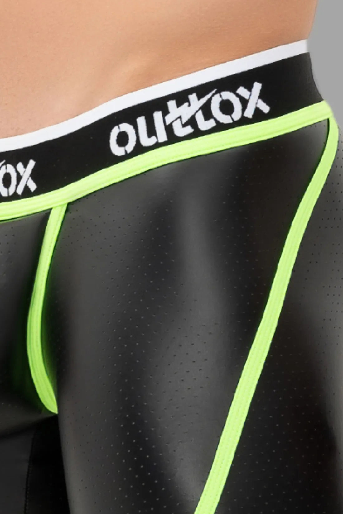 Outtox. Shorts mit offenem Rücken und Druckknopf-Codpiece