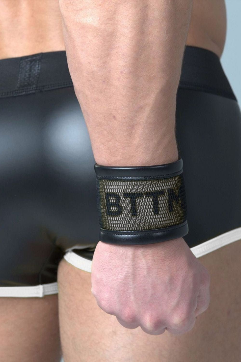 Youngero BTTM White Neon. Role Wristband - MAC184-Y1 - Maskulo US NY FL