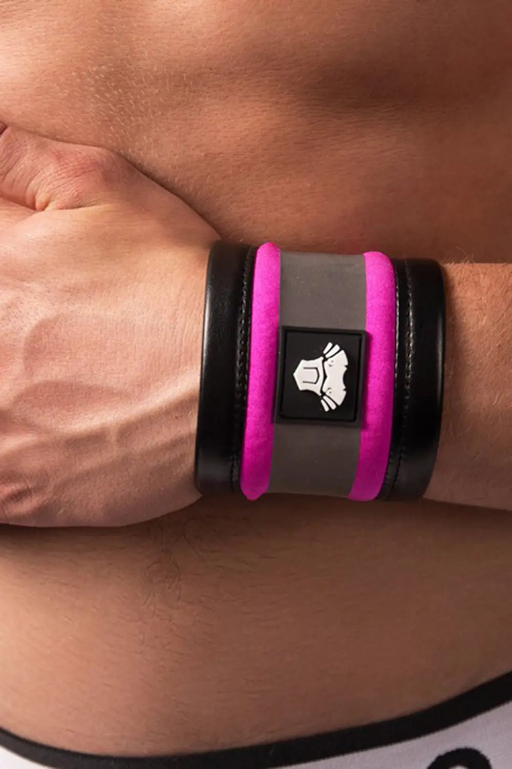 Youngero. Neon Wrist Band. Pink - MAC170-Y1 - Maskulo US NY FL