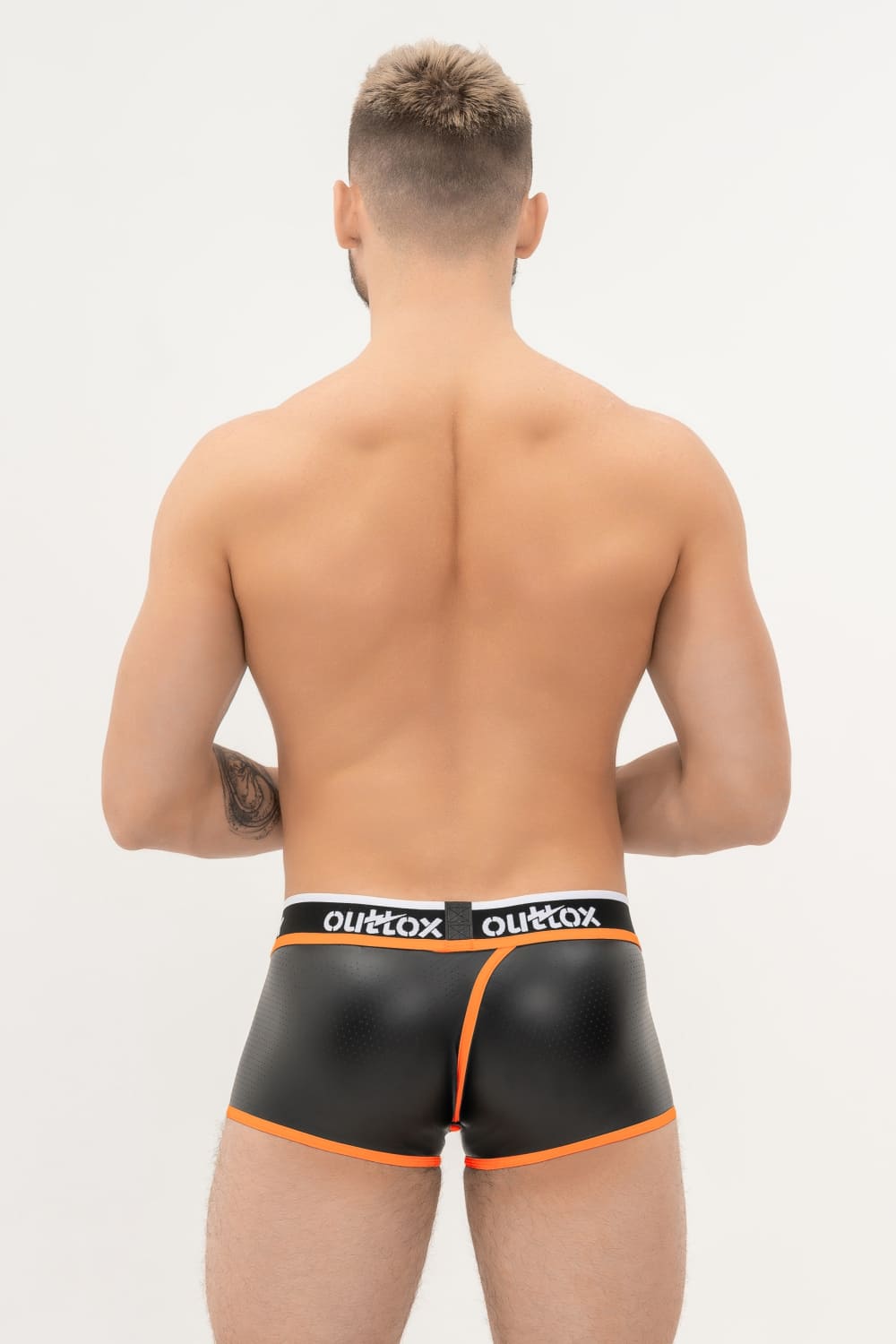 Desintoxicarse. Pantalones cortos traseros envueltos con bragueta a presión. Negro+Naranja