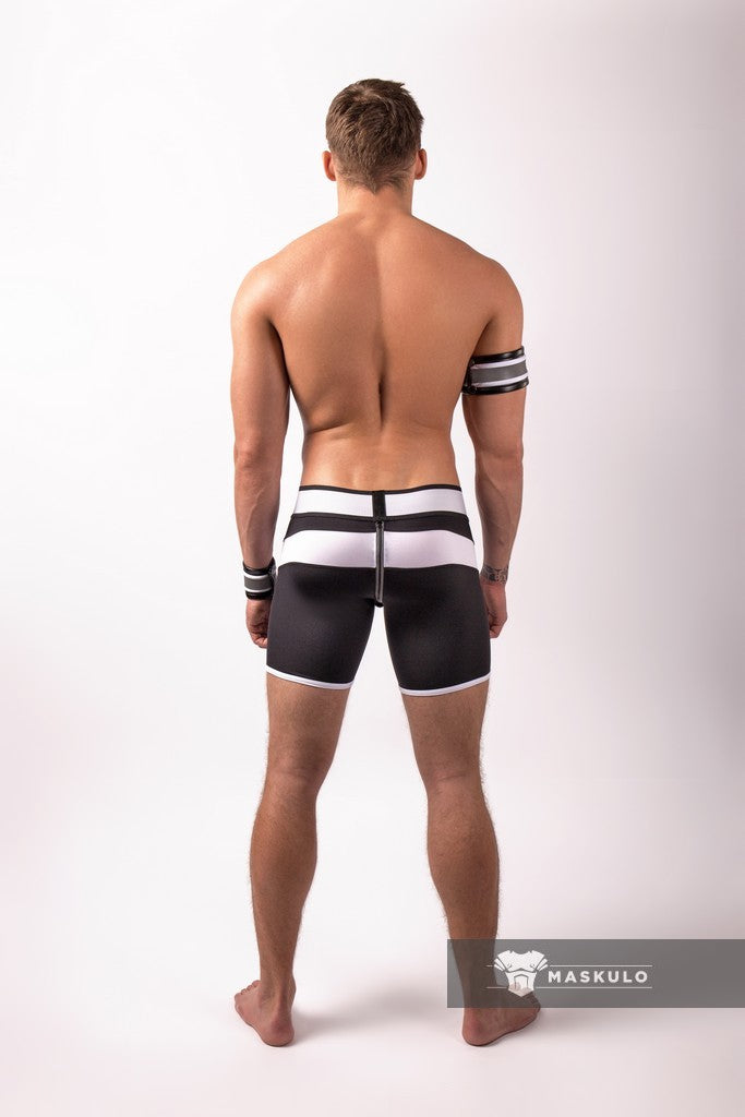 Jovem. Shorts de ciclismo fetiche masculino. Calcinha. Zíper traseiro. Preto + Branco 'Néon'