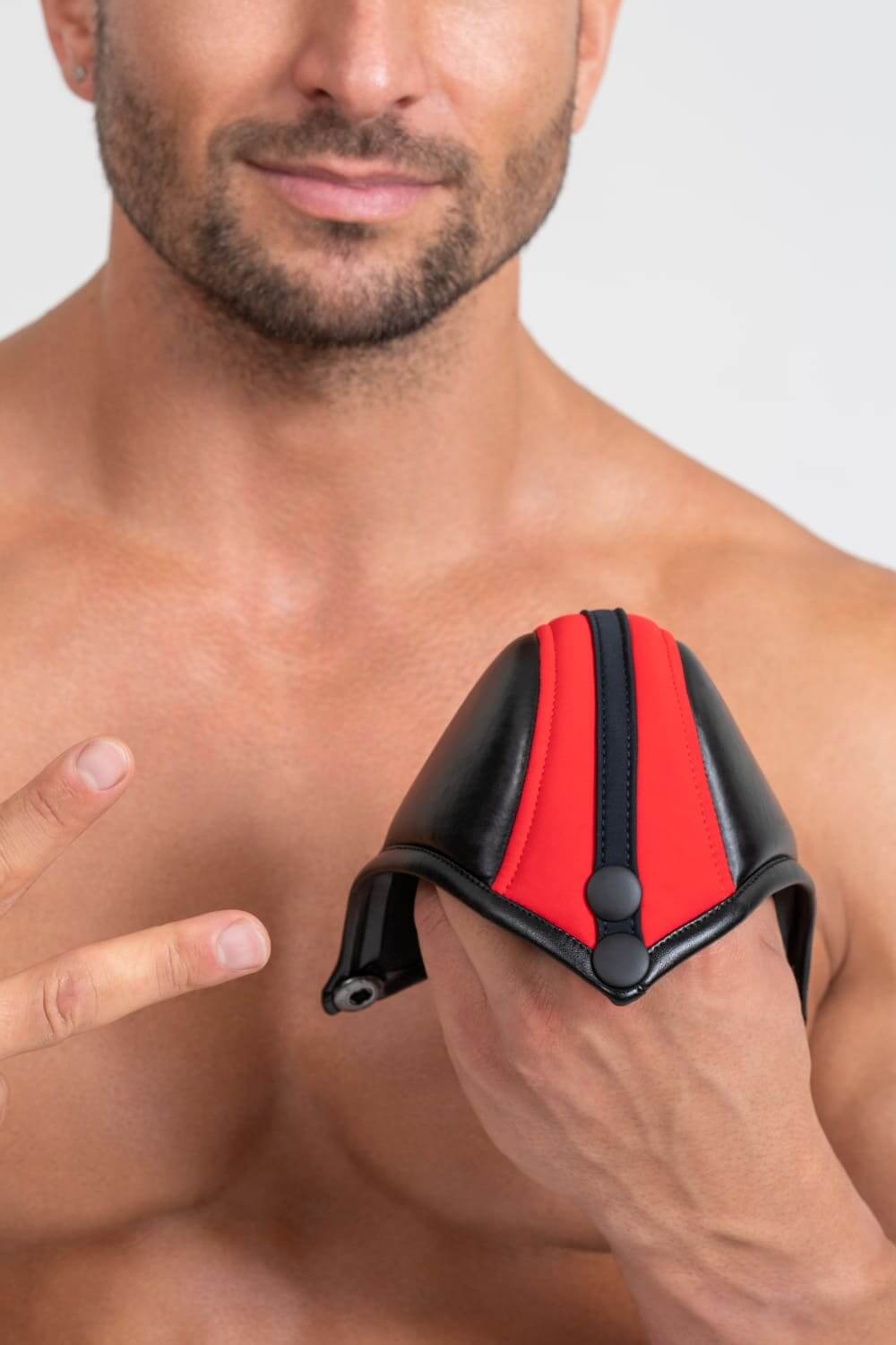Jock 'Big Bulge' con sujetadores de plástico. Negro+Rojo