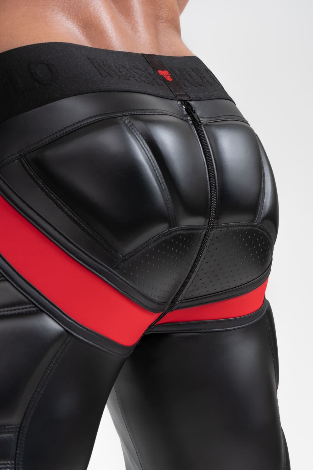 Pantalones cortos de ciclismo 'Big Bulge'. Negro+Rojo