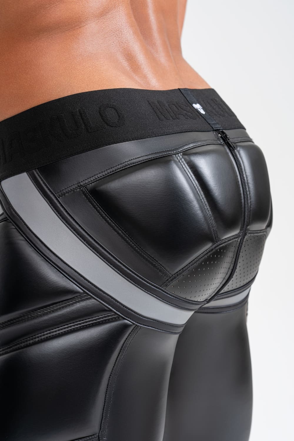 Pantalones cortos de ciclismo 'Big Bulge'. Negro+Gris 'Luz Reflectante'